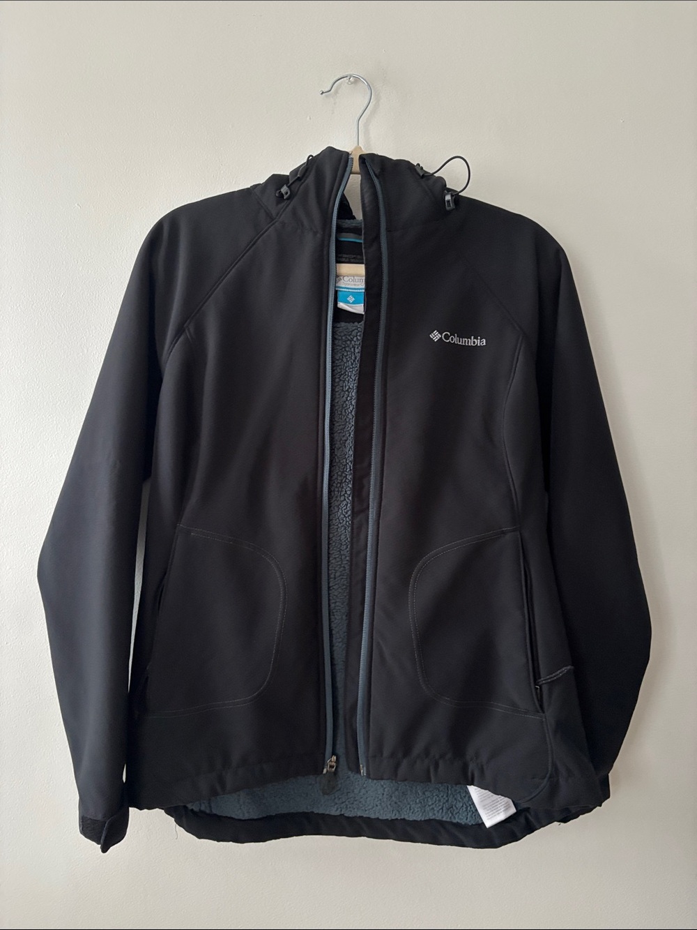 Columbia Women’s Omni-Windblock Softshell Hooded Performance Jacket